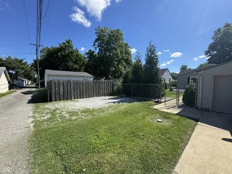 2216 Newton Street Columbus IN 47201