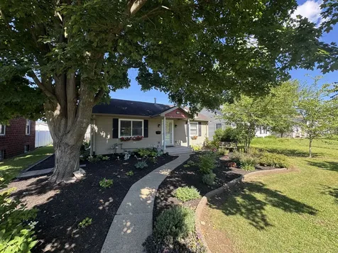 2216 Newton Street Columbus IN 47201