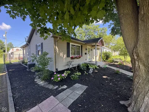 2216 Newton Street Columbus IN 47201