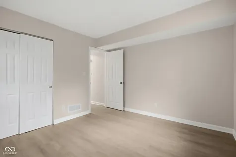 8006 Ridgegate East Drive Indianapolis IN 46268