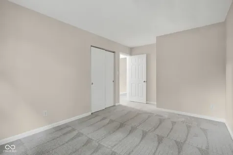 8006 Ridgegate East Drive Indianapolis IN 46268