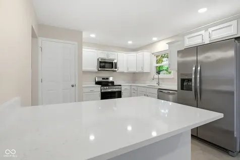 8006 Ridgegate East Drive Indianapolis IN 46268