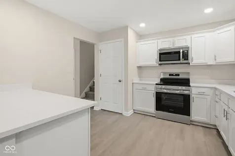 8006 Ridgegate East Drive Indianapolis IN 46268