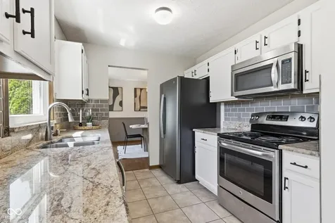 8897 Tanner Drive Fishers IN 46038