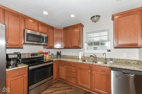 3983 Pineview Lane Greenwood IN 46142