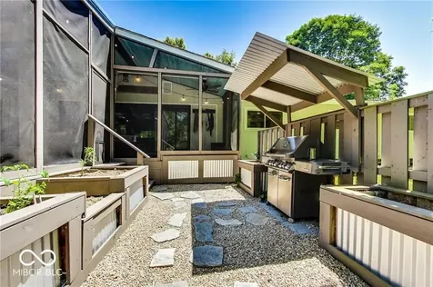 680 Robin Lane Greenfield IN 46140