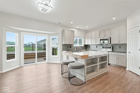 9802 Violet Circle Indianapolis IN 46239