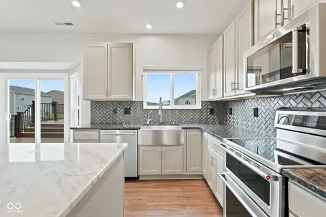 9802 Violet Circle Indianapolis IN 46239