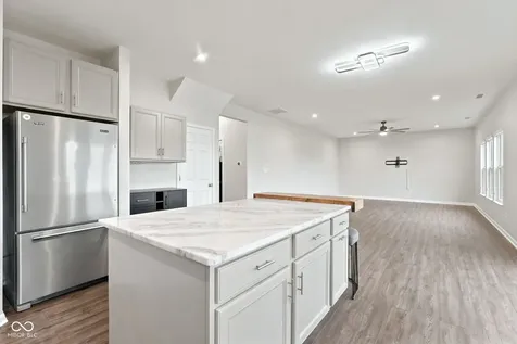 9802 Violet Circle Indianapolis IN 46239
