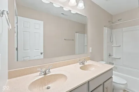 9802 Violet Circle Indianapolis IN 46239