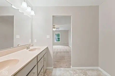 9802 Violet Circle Indianapolis IN 46239
