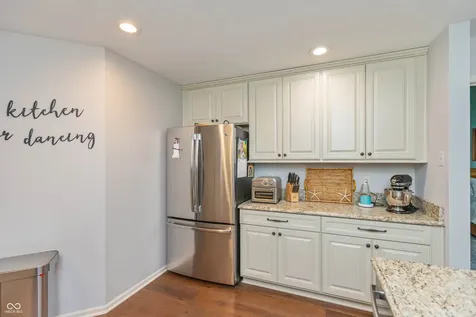 9509 Summer Ridge Place Indianapolis IN 46260
