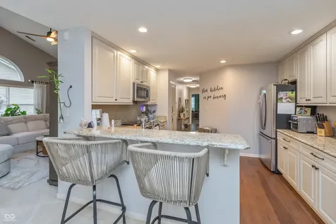 9509 Summer Ridge Place Indianapolis IN 46260