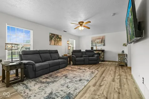 7814 Connie Drive Indianapolis IN 46237