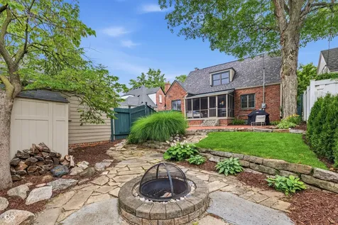 5454 N Illinois Street Indianapolis IN 46208