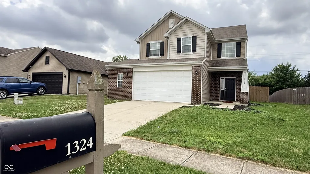 1324 Norton Greenwood IN 46143