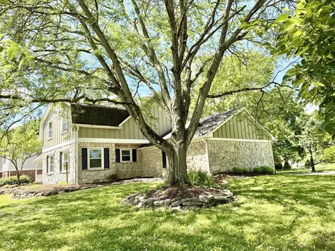 8950 Sourwood Court Indianapolis IN 46260