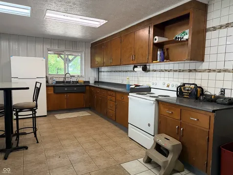 10141 W 900 N Colfax IN 46035