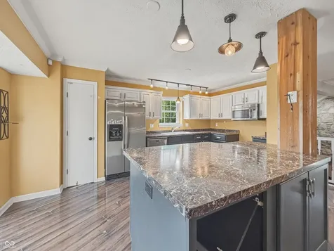 9328 Homeside Drive Indianapolis IN 46250