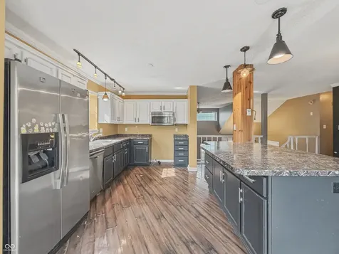 9328 Homeside Drive Indianapolis IN 46250