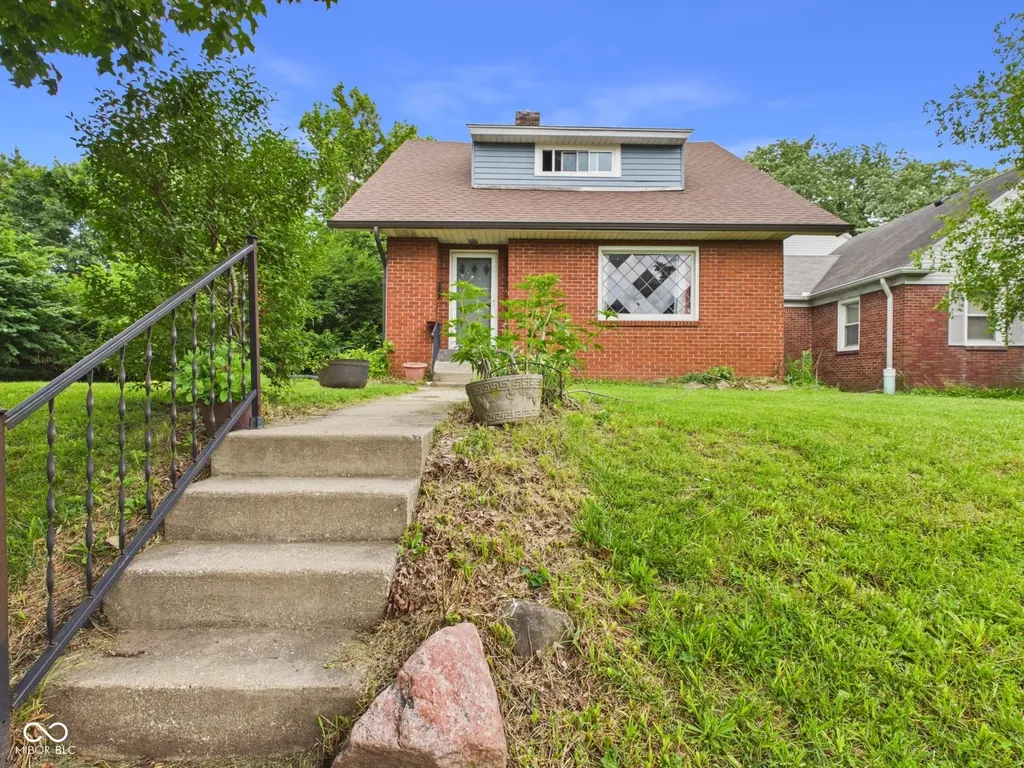 829 N Lesley Avenue Indianapolis IN 46219