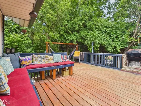 829 N Lesley Avenue Indianapolis IN 46219