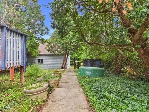 829 N Lesley Avenue Indianapolis IN 46219