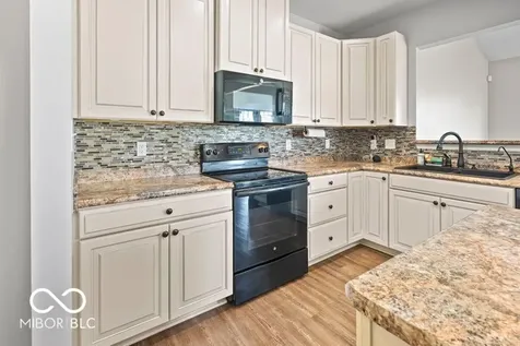 761 Reunion Lane Greenwood IN 46143