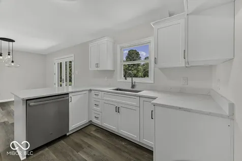 3562 E 600 N Whiteland IN 46184