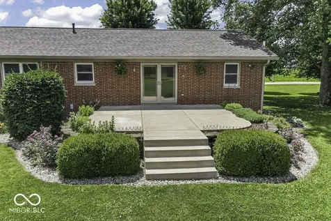 3562 E 600 N Whiteland IN 46184