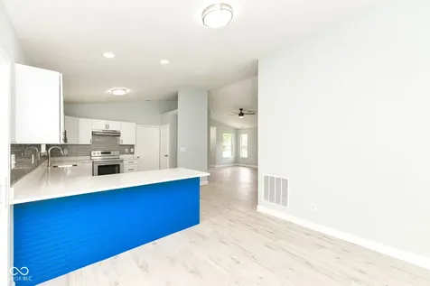 652 Meadows Edge Lane Indianapolis IN 46217