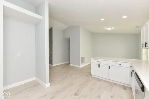 652 Meadows Edge Lane Indianapolis IN 46217
