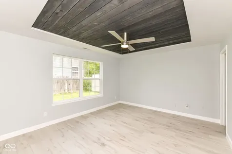 652 Meadows Edge Lane Indianapolis IN 46217