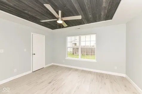 652 Meadows Edge Lane Indianapolis IN 46217