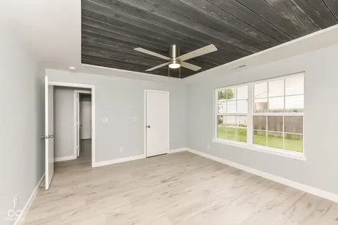 652 Meadows Edge Lane Indianapolis IN 46217