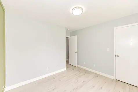 652 Meadows Edge Lane Indianapolis IN 46217