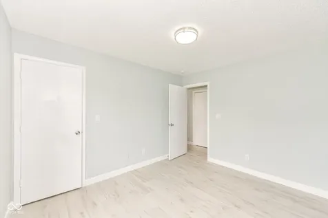 652 Meadows Edge Lane Indianapolis IN 46217