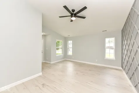 652 Meadows Edge Lane Indianapolis IN 46217