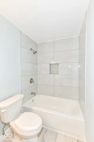 652 Meadows Edge Lane Indianapolis IN 46217