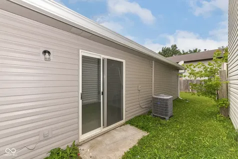 652 Meadows Edge Lane Indianapolis IN 46217