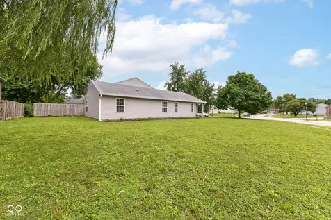 652 Meadows Edge Lane Indianapolis IN 46217