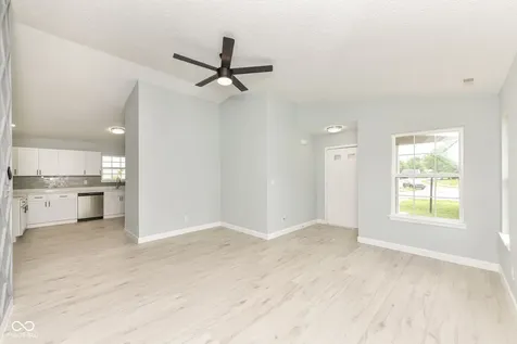 652 Meadows Edge Lane Indianapolis IN 46217