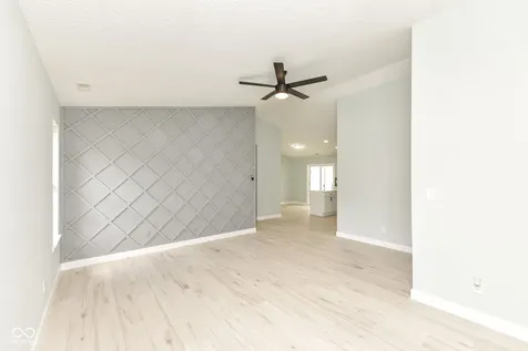 652 Meadows Edge Lane Indianapolis IN 46217