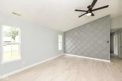 652 Meadows Edge Lane Indianapolis IN 46217