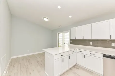 652 Meadows Edge Lane Indianapolis IN 46217