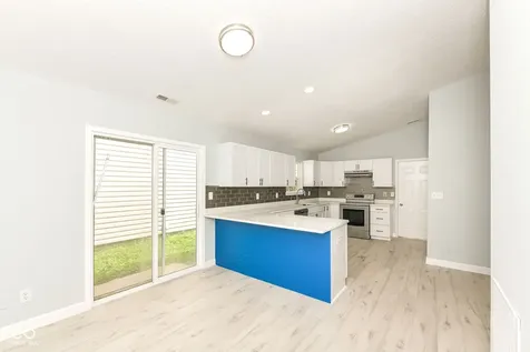 652 Meadows Edge Lane Indianapolis IN 46217