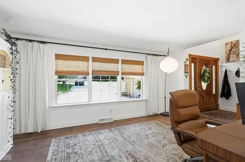 1954 Lakeview Drive Avon IN 46123