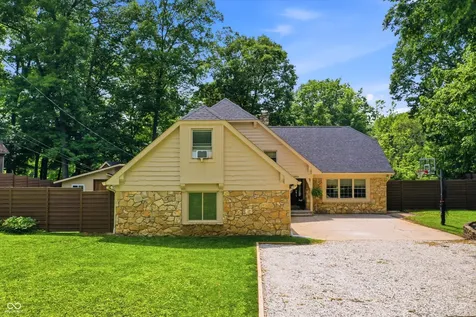 1954 Lakeview Drive Avon IN 46123