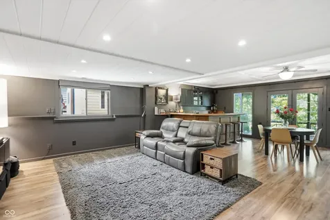 1954 Lakeview Drive Avon IN 46123