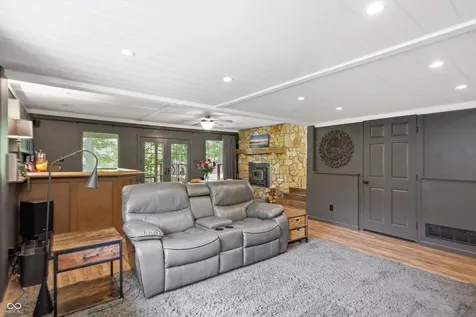1954 Lakeview Drive Avon IN 46123